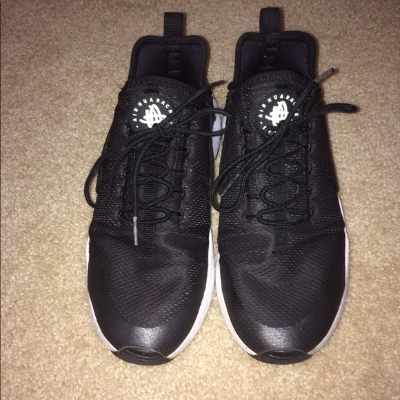 Nike Huaraches - Picture 2 of 6